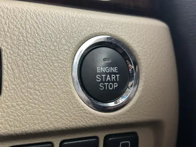 トヨタ アルファード 240G 千葉県 2012(平24)年 8.5万km シルバーM 純正ナビ/・NSZT-W61G/・CD/DVD/BT/AUX/フルセグ/両側パワースライドドア/クルーズコントロール/バックカメラ/HIDヘッドライト/オートライト/フォグライト/バックドアイージークローザー/パワーシート/ビルトインETC/スマートキー/スペアキー/純正17インチアルミホイール/防眩式ルームミラー