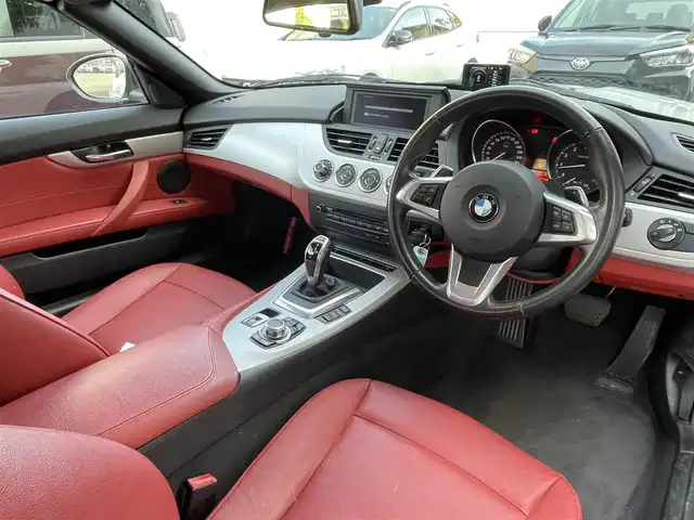 ＢＭＷ Ｚ４ sDrive20i ハイライン 静岡県 2012(平24)年 6.6万km アルピンホワイトⅢ 電動オープン/レッドレザー/ハイラインパッケージ/・電動シート/・カンザスレザーインテリア/・シートヒーター/メモリー付パワーシート/純正ナビ/(USB/AUX/CD/DVD/AM/FM)/ESC/バックカメラ/ドライビングパフォーマンスコントロール/レザーステアリング/自動防眩ルームミラー/HIDライト/純正17インチアルミホイール/純正フロアマット/オートライト/ETC/ドライブレコーダー