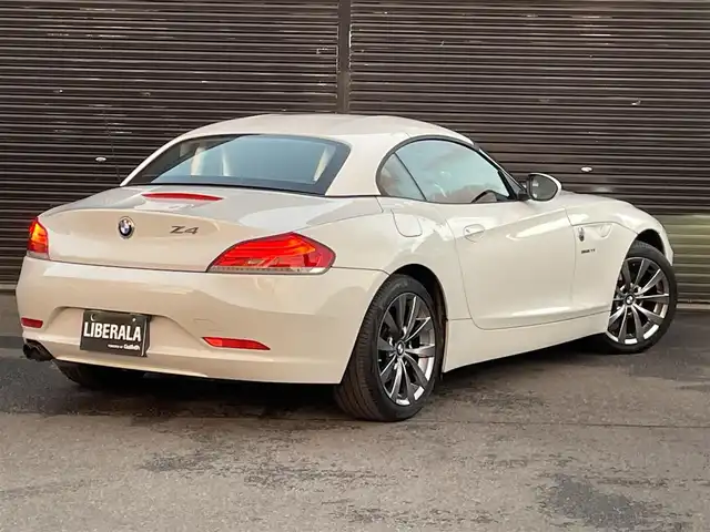 ＢＭＷ Ｚ４ sDrive20i ハイライン 静岡県 2012(平24)年 6.6万km アルピンホワイトⅢ 電動オープン/レッドレザー/ハイラインパッケージ/・電動シート/・カンザスレザーインテリア/・シートヒーター/メモリー付パワーシート/純正ナビ/(USB/AUX/CD/DVD/AM/FM)/ESC/バックカメラ/ドライビングパフォーマンスコントロール/レザーステアリング/自動防眩ルームミラー/HIDライト/純正17インチアルミホイール/純正フロアマット/オートライト/ETC/ドライブレコーダー