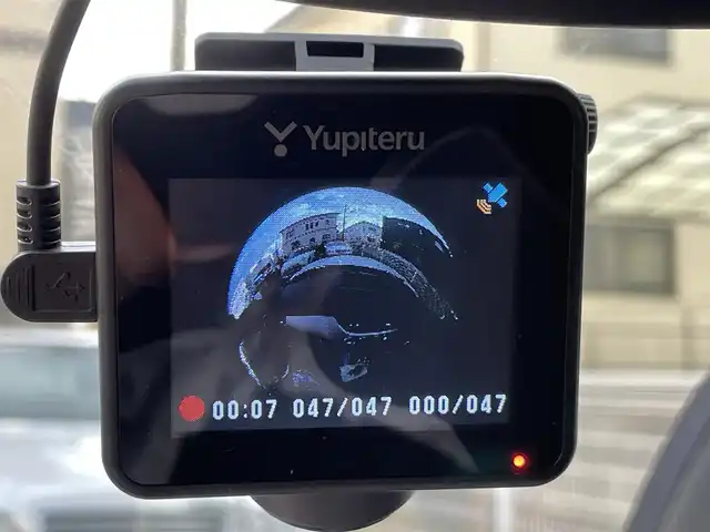 ＢＭＷ Ｚ４ sDrive20i ハイライン 静岡県 2012(平24)年 6.6万km アルピンホワイトⅢ 電動オープン/レッドレザー/ハイラインパッケージ/・電動シート/・カンザスレザーインテリア/・シートヒーター/メモリー付パワーシート/純正ナビ/(USB/AUX/CD/DVD/AM/FM)/ESC/バックカメラ/ドライビングパフォーマンスコントロール/レザーステアリング/自動防眩ルームミラー/HIDライト/純正17インチアルミホイール/純正フロアマット/オートライト/ETC/ドライブレコーダー