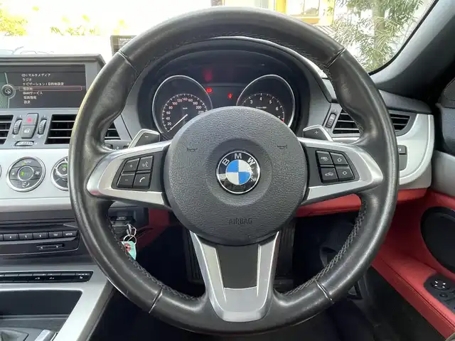 ＢＭＷ Ｚ４ sDrive20i ハイライン 静岡県 2012(平24)年 6.6万km アルピンホワイトⅢ 電動オープン/レッドレザー/ハイラインパッケージ/・電動シート/・カンザスレザーインテリア/・シートヒーター/メモリー付パワーシート/純正ナビ/(USB/AUX/CD/DVD/AM/FM)/ESC/バックカメラ/ドライビングパフォーマンスコントロール/レザーステアリング/自動防眩ルームミラー/HIDライト/純正17インチアルミホイール/純正フロアマット/オートライト/ETC/ドライブレコーダー