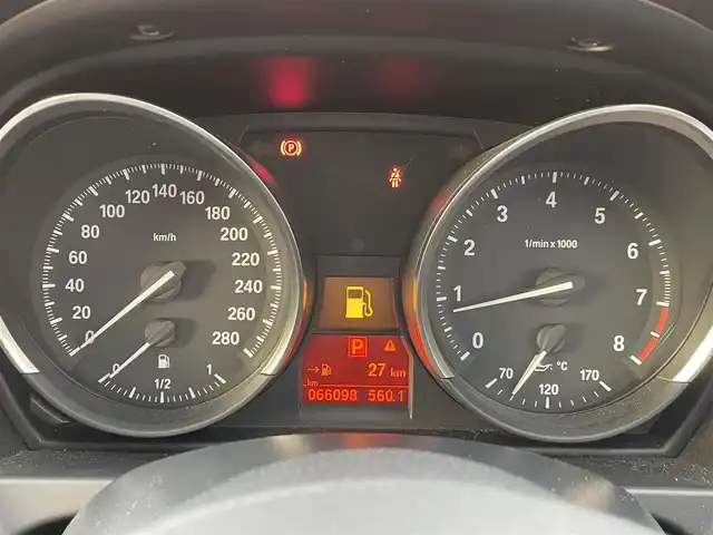 ＢＭＷ Ｚ４ sDrive20i ハイライン 静岡県 2012(平24)年 6.6万km アルピンホワイトⅢ 電動オープン/レッドレザー/ハイラインパッケージ/・電動シート/・カンザスレザーインテリア/・シートヒーター/メモリー付パワーシート/純正ナビ/(USB/AUX/CD/DVD/AM/FM)/ESC/バックカメラ/ドライビングパフォーマンスコントロール/レザーステアリング/自動防眩ルームミラー/HIDライト/純正17インチアルミホイール/純正フロアマット/オートライト/ETC/ドライブレコーダー