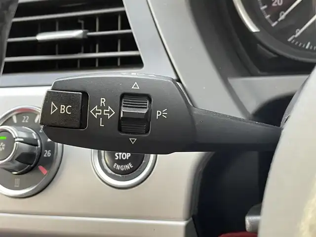 ＢＭＷ Ｚ４ sDrive20i ハイライン 静岡県 2012(平24)年 6.6万km アルピンホワイトⅢ 電動オープン/レッドレザー/ハイラインパッケージ/・電動シート/・カンザスレザーインテリア/・シートヒーター/メモリー付パワーシート/純正ナビ/(USB/AUX/CD/DVD/AM/FM)/ESC/バックカメラ/ドライビングパフォーマンスコントロール/レザーステアリング/自動防眩ルームミラー/HIDライト/純正17インチアルミホイール/純正フロアマット/オートライト/ETC/ドライブレコーダー