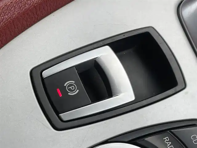 ＢＭＷ Ｚ４ sDrive20i ハイライン 静岡県 2012(平24)年 6.6万km アルピンホワイトⅢ 電動オープン/レッドレザー/ハイラインパッケージ/・電動シート/・カンザスレザーインテリア/・シートヒーター/メモリー付パワーシート/純正ナビ/(USB/AUX/CD/DVD/AM/FM)/ESC/バックカメラ/ドライビングパフォーマンスコントロール/レザーステアリング/自動防眩ルームミラー/HIDライト/純正17インチアルミホイール/純正フロアマット/オートライト/ETC/ドライブレコーダー