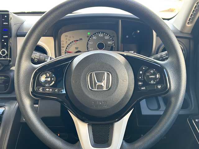 ホンダ Ｎ ＯＮＥ オリジナル 高知県 2022(令4)年 3.4万km プレミアムアイボリーパールⅡ 純正８インチナビ/（Ｂｌｕｅｔｏｏｔｈオーディオ／フルセグＴＶ／ＣＤ・ＤＶＤ／ＵＳＢ）/ホンダセンシング/前後ドラレコ/バックカメラ/前後コーナーセンサー/アダプティブクルーズコントロール/ＬＥＤヘッドライト/スマートキー・スペアキー/ホイールキャップ