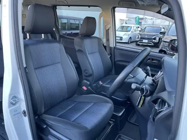 トヨタ ヴォクシー ハイブリッド ZS 煌Ⅱ 東京都 2017(平29)年 6.2万km ホワイトパールクリスタルシャイン ９型ナビ　（AVIC-RL98）/１０型後席モニター　（TVM-FW1040）/寒冷地仕様　/両側電動ドア　/ドラレコ　/ビルトインＥＴＣ　/フルセグＴＶ　/Ｂｌｕｅｔｏｏｔｈ　/純正１６インチＡＷ　/オートライト　/ＬＥＤヘッド　/DVD再生　/禁煙