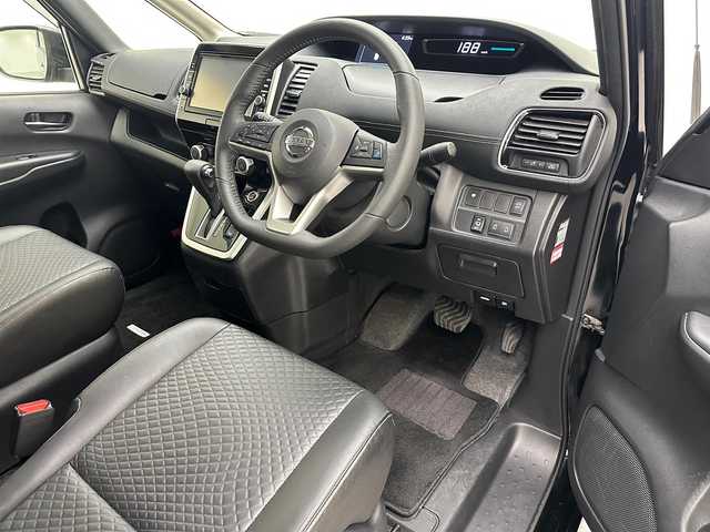 日産 セレナ ハイウェイスターVセレクションⅡ 愛知県 2019(平31)年 6.9万km ダイヤモンドブラック 純正SDナビ/（CD/DVD/SD/Bluetooth/フルセグTV）/アラウンドビューモニター/プロパイロット/ACC/LKA/エマージェンシーブレーキ/パーキングアシスト/コーナーセンサー/ドライブレコーダー/インテリジェントルームミラー/ビルトインETC/合皮レザーシート/アイドリングストップ/両側パワースライドドア/純正フリップダウンモニター/TVキット/純正１６インチアルミホイール/純正フロアマット/ドアバイザー