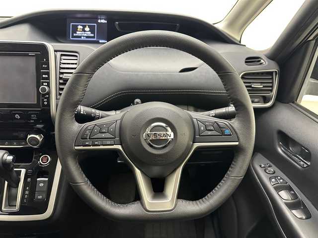日産 セレナ ハイウェイスターVセレクションⅡ 愛知県 2019(平31)年 6.9万km ダイヤモンドブラック 純正SDナビ/（CD/DVD/SD/Bluetooth/フルセグTV）/アラウンドビューモニター/プロパイロット/ACC/LKA/エマージェンシーブレーキ/パーキングアシスト/コーナーセンサー/ドライブレコーダー/インテリジェントルームミラー/ビルトインETC/合皮レザーシート/アイドリングストップ/両側パワースライドドア/純正フリップダウンモニター/TVキット/純正１６インチアルミホイール/純正フロアマット/ドアバイザー
