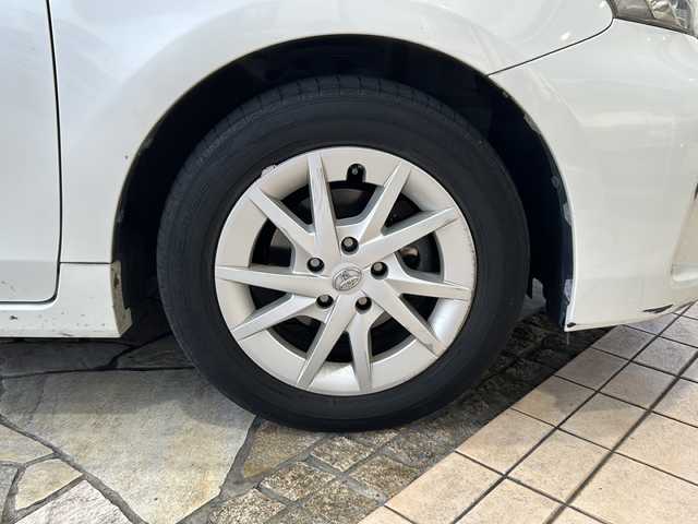 トヨタ プリウス α S 静岡県 2015(平27)年 11.2万km ホワイトパールクリスタルシャイン 純正ナビ/・FM/AM/・CD/DVD/・SD/・フルセグTV/・Bluetooth/主要装備/・バックカメラ/・ステアリングスイッチ/・サイドカーテンエアバッグ/・ＬＥＤヘッドライト/・フォグランプ/・１６インチ純正ＡＷ/・全席オートパワーウィンドウ/・ＥＴＣ/・車両接近警報装置/・ＵＳＢ電源ソケット