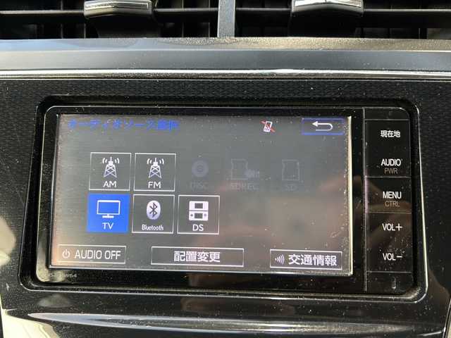 トヨタ プリウス α S 静岡県 2015(平27)年 11.2万km ホワイトパールクリスタルシャイン 純正ナビ/・FM/AM/・CD/DVD/・SD/・フルセグTV/・Bluetooth/主要装備/・バックカメラ/・ステアリングスイッチ/・サイドカーテンエアバッグ/・ＬＥＤヘッドライト/・フォグランプ/・１６インチ純正ＡＷ/・全席オートパワーウィンドウ/・ＥＴＣ/・車両接近警報装置/・ＵＳＢ電源ソケット