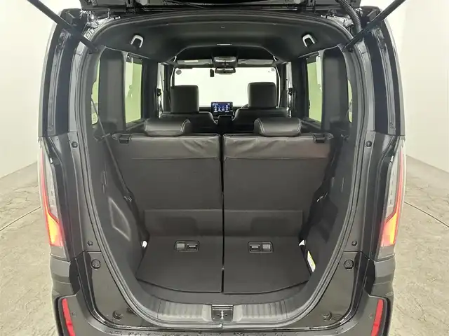 ホンダ Ｎ ＢＯＸ カスタム 岡山県 2024(令6)年 0.7万km クリスタルブラックパール 純正９インチメモリーナビ/（Ｂｌｕｅｔｏｏｔｈ/フルセグ/HDMI/USB/Carplay/Android Auto)/衝突軽減ブレーキシステム　/両側パワースライドドア/レーダークルーズコントロール/踏み間違い防止/純正ドライブレコーダー（前後）/シートヒーター(D/N)/オートハイビーム/オートライト/ＬＥＤヘッドライト/バックカメラ/コーナーセンサー（前後）/オートブレーキホールド/シートカバー（黒）/ISOFIX/後席サンシェイド/ステアリングスイッチ/チルトステアリング/シートリフター/シートバックテーブル/ウインカーミラー/ドアバイザー/チップアップシート/プッシュスタート/スマートキー/新車保証書/取扱説明書