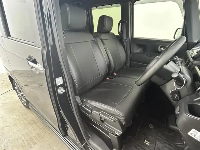 ホンダ Ｎ ＢＯＸ カスタム 岡山県 2024(令6)年 0.7万km クリスタルブラックパール 純正９インチメモリーナビ/（Ｂｌｕｅｔｏｏｔｈ/フルセグ/HDMI/USB/Carplay/Android Auto)/衝突軽減ブレーキシステム　/両側パワースライドドア/レーダークルーズコントロール/踏み間違い防止/純正ドライブレコーダー（前後）/シートヒーター(D/N)/オートハイビーム/オートライト/ＬＥＤヘッドライト/バックカメラ/コーナーセンサー（前後）/オートブレーキホールド/シートカバー（黒）/ISOFIX/後席サンシェイド/ステアリングスイッチ/チルトステアリング/シートリフター/シートバックテーブル/ウインカーミラー/ドアバイザー/チップアップシート/プッシュスタート/スマートキー/新車保証書/取扱説明書