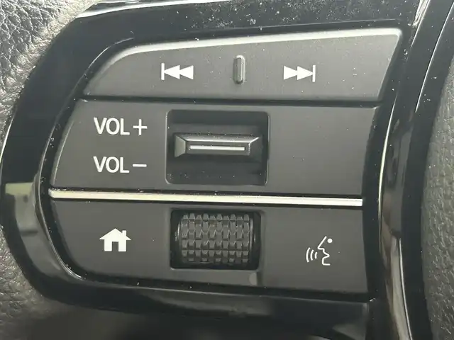 ホンダ Ｎ ＢＯＸ カスタム 岡山県 2024(令6)年 0.7万km クリスタルブラックパール 純正９インチメモリーナビ/（Ｂｌｕｅｔｏｏｔｈ/フルセグ/HDMI/USB/Carplay/Android Auto)/衝突軽減ブレーキシステム　/両側パワースライドドア/レーダークルーズコントロール/踏み間違い防止/純正ドライブレコーダー（前後）/シートヒーター(D/N)/オートハイビーム/オートライト/ＬＥＤヘッドライト/バックカメラ/コーナーセンサー（前後）/オートブレーキホールド/シートカバー（黒）/ISOFIX/後席サンシェイド/ステアリングスイッチ/チルトステアリング/シートリフター/シートバックテーブル/ウインカーミラー/ドアバイザー/チップアップシート/プッシュスタート/スマートキー/新車保証書/取扱説明書
