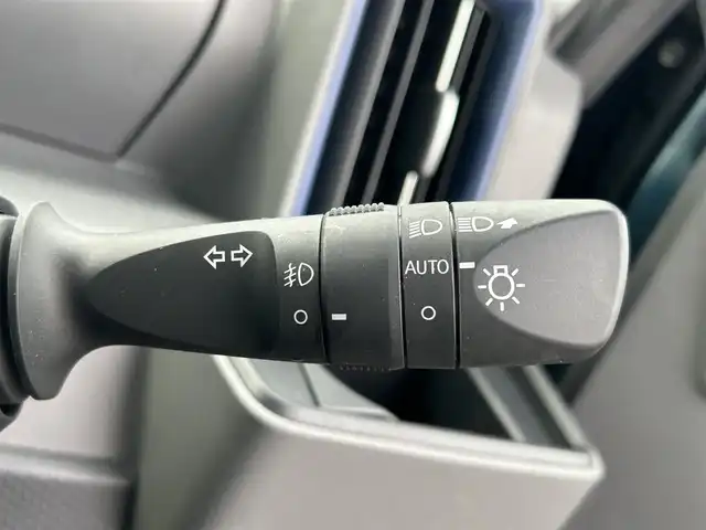 ダイハツ タント カスタム RS セレクション 愛知県 2020(令2)年 3.3万km レーザーブルークリスタルシャイン 〇純正ナビ/〇フルセグTV/〇パワースライドドア（両側）/〇バックカメラ/〇ビルトインETC/〇アイドリングストップ/〇スマートアシスト/・衝突回避支援ブレーキ機能/・衝突警報機能/・車線逸脱警報機能/〇LEDヘッドランプ/〇オートライト/〇純正15インチアルミ/〇革巻きステアリング/〇ステアリングスイッチ/〇オートエアコン/〇リアヒーターダクト/〇合皮/ファブリックコンビシート/〇シートヒーター/〇USBソケット