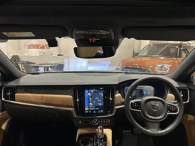 ボルボ Ｖ９０ T8 TE AWD インスクリプション 道央・札幌 2018(平30)年 3.2万km 青Ｍ 電動パノラマガラスサンルーフ/Bowers＆Wilkinsサラウンド/電子制御式エアサスペンション/インテリセーフ/　・ACC/　・BLIS/・LKA/・CTA/・LCMA/・パイロットアシスト/純正HDDナビ/フルセグテレビ/USB/BT/360°カメラ/LEDヘッドライト/ナッパレザーシート/シートヒーター/シートベンチレーション/ステアリングヒーター/パワーテールゲート