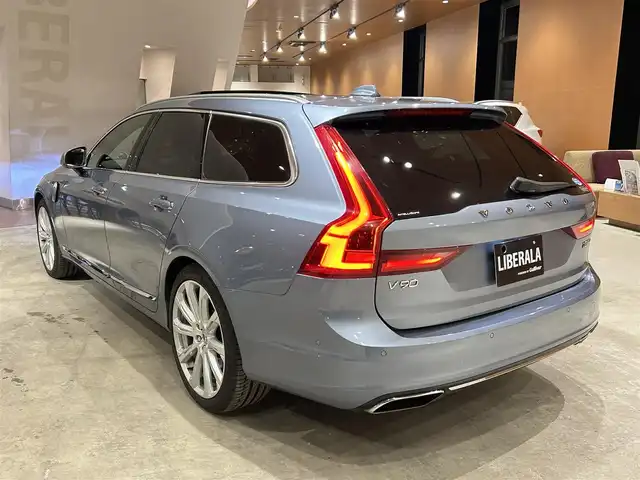 ボルボ Ｖ９０ T8 TE AWD インスクリプション 道央・札幌 2018(平30)年 3.2万km 青Ｍ 電動パノラマガラスサンルーフ/Bowers＆Wilkinsサラウンド/電子制御式エアサスペンション/インテリセーフ/　・ACC/　・BLIS/・LKA/・CTA/・LCMA/・パイロットアシスト/純正HDDナビ/フルセグテレビ/USB/BT/360°カメラ/LEDヘッドライト/ナッパレザーシート/シートヒーター/シートベンチレーション/ステアリングヒーター/パワーテールゲート