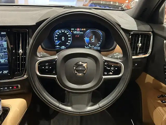 ボルボ Ｖ９０ T8 TE AWD インスクリプション 道央・札幌 2018(平30)年 3.2万km 青Ｍ 電動パノラマガラスサンルーフ/Bowers＆Wilkinsサラウンド/電子制御式エアサスペンション/インテリセーフ/　・ACC/　・BLIS/・LKA/・CTA/・LCMA/・パイロットアシスト/純正HDDナビ/フルセグテレビ/USB/BT/360°カメラ/LEDヘッドライト/ナッパレザーシート/シートヒーター/シートベンチレーション/ステアリングヒーター/パワーテールゲート