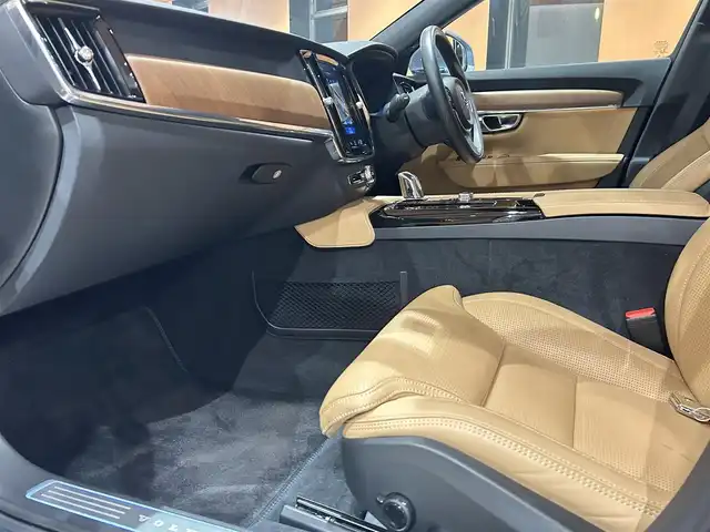 ボルボ Ｖ９０ T8 TE AWD インスクリプション 道央・札幌 2018(平30)年 3.2万km 青Ｍ 電動パノラマガラスサンルーフ/Bowers＆Wilkinsサラウンド/電子制御式エアサスペンション/インテリセーフ/　・ACC/　・BLIS/・LKA/・CTA/・LCMA/・パイロットアシスト/純正HDDナビ/フルセグテレビ/USB/BT/360°カメラ/LEDヘッドライト/ナッパレザーシート/シートヒーター/シートベンチレーション/ステアリングヒーター/パワーテールゲート