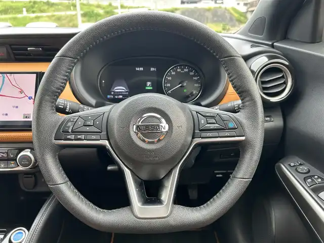 日産 キックス X ツートーンインテリアED 岡山県 2021(令3)年 3.6万km ブリリアントホワイトパール 純正9インチメモリナビ/フルセグTV、CD、DVD、Bluetooth、AM、FM/全方位カメラ/合皮ツートンカラーシート/プロパイロット/ステアリングヒーター/前席シートヒーター/オートライト/インテリジェントルームミラー/エンジンスターター/ETC