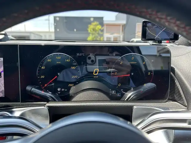 メルセデス・ベンツ ＧＬＢ２００ｄ AMGライン 滋賀県 2021(令3)年 5.3万km デジタルホワイト パノラミックスライディングルーフ/黒赤革/シートヒーター/３６０°カメラ/レザーエクスクルーシブＰＫＧ/レーダーセーフティーＰＫＧ/アドバンスドＰＫＧ/ＡＣＣ/純正ナビ/（BT/USB/DTV/CarPlay）/純正１９インチＡＷ/ルーフレール/ＬＥＤヘッドライト/保証書
