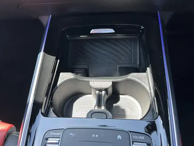 メルセデス・ベンツ ＧＬＢ２００ｄ AMGライン 滋賀県 2021(令3)年 5.3万km デジタルホワイト パノラミックスライディングルーフ/黒赤革/シートヒーター/３６０°カメラ/レザーエクスクルーシブＰＫＧ/レーダーセーフティーＰＫＧ/アドバンスドＰＫＧ/ＡＣＣ/純正ナビ/（BT/USB/DTV/CarPlay）/純正１９インチＡＷ/ルーフレール/ＬＥＤヘッドライト/保証書