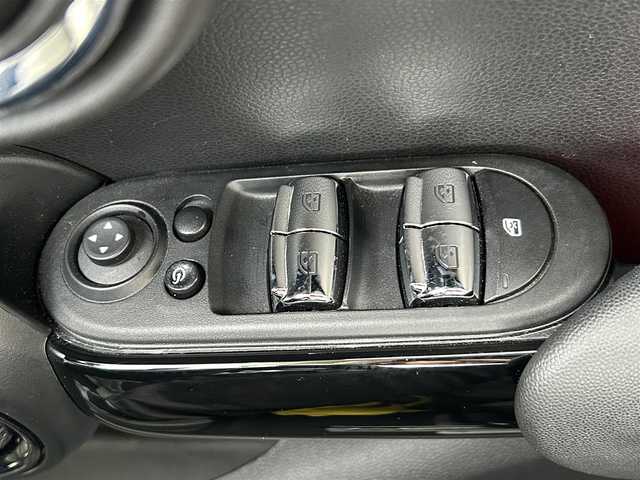 ＭＩＮＩ ミニ クーパー SD 長野県 2020(令2)年 2.9万km ペッパー・ホワイト 純正ナビ/純正ETC/ターボ/バックカメラ/ACC/前後コーナーセンサー/ディーゼル/2トーンカラー/17インチ純正AW/スマートキー/MTモード