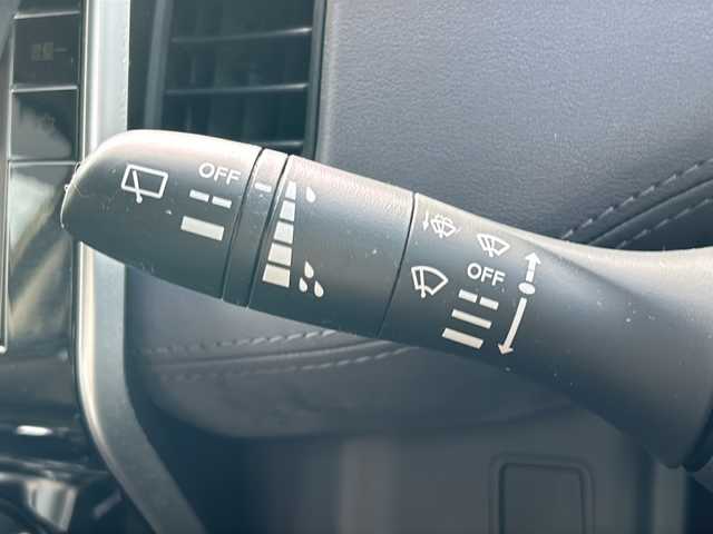 日産 セレナ ハイウェイスター V 沖縄県 2020(令2)年 2.9万km ダイヤモンドブラック 純正ナビ　/　（ＡＭ／ＦＭ／ＣＤ／ＤＶＤ/BT)/フルセグTV/アラウンドビューモニター/両側パワスラ　/前後ドラレコ　/追従クルコン　/ＥＴＣ　/電動パーキングブレーキ　　/アイドリングストップ　/後席エアコン