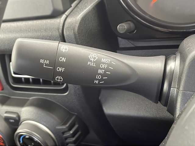 スズキ ジムニー XC 千葉県 2025(令7)年 0.1千km ジャングルグリーン 登録済未使用車/オーディオレス/衝突被害軽減システム/レーンキープアシスト/クルーズコントロール/コーナーセンサー（後ろのみ）/横滑り防止装置/パワーステアリング/４WD/アイドリングストップ/シートヒーター（D/N席)/オートライト/LEDヘッドライト/フォグランプ/純正16インチアルミホイール