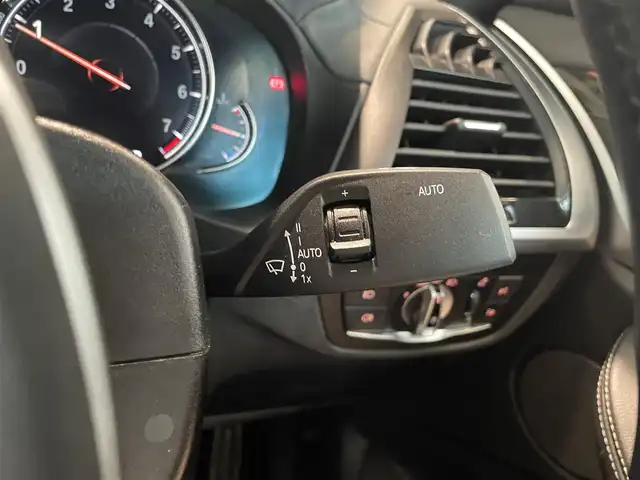 ＢＭＷ Ｘ４ xDrive 30i Mスポーツ 愛知県 2018(平30)年 6.1万km 黒 パノラミックＳ／Ｒ　/ＨＵＤ　/革シート　/純正ナビ　/Ｂｌｕｅｔｏｏｔｈ　/フルセグＴＶ　/３６０度カメラ　/スクリーンミラーリング　/インテリジェントセーフティ　/シートヒーター/エアシート/ワイヤレスチャージ　/ＡＣＣ　/ＬＫＡ/BSM/ドライブレコーダー/ミラー型ETC/パワーバックドア/プッシュスタート/アイドリングストップ/ウィンカーミラー