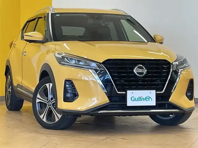日産 キックス X 群馬県 2021(令3)年 6.6万km サンライトイエロー インテリジェントルームミラー/前席シートヒーター/ステアリングヒーター/プロパイロット/インテリジェントエマージェンシーブレーキ/アラウンドビューモニター/純正SDナビ/フルセグTV/　（BT/DVD/CD/AM/FM/USB）/レーダークルーズコントロール/オートブレーキホールド/LEDヘッドライト/ハーフレザーシート/シルバールーフレール/純正17インチAW/ドライブレコーダー/ステアリングスイッチ/USB挿入口×1/ETC/スマートキー