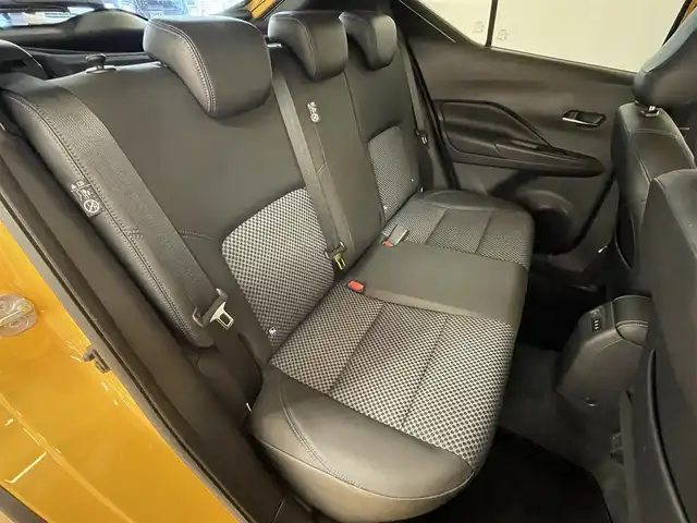 日産 キックス X 群馬県 2021(令3)年 6.6万km サンライトイエロー インテリジェントルームミラー/前席シートヒーター/ステアリングヒーター/プロパイロット/インテリジェントエマージェンシーブレーキ/アラウンドビューモニター/純正SDナビ/フルセグTV/　（BT/DVD/CD/AM/FM/USB）/レーダークルーズコントロール/オートブレーキホールド/LEDヘッドライト/ハーフレザーシート/シルバールーフレール/純正17インチAW/ドライブレコーダー/ステアリングスイッチ/USB挿入口×1/ETC/スマートキー