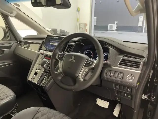 三菱 デリカＤ：５ ブラックエディション 滋賀県 2025(令7)年 0.1千km アメジストブラック 届出済み未使用車/ALPINE11インチナビ/【Bluetooth/CD/DVD/フルセグTV/HDMI/Apple CarPlay/Android Auto】/全方位カメラ/両側パワースライドドア/レザーシート/追従クルーズコントロール/ブラインドスポットモニタリング/LEDヘッドライト/オートマチックハイビーム/D席パワーシート/D/Nシートヒーター/ステアリングヒーター/パワーバックドア/AC100V電源/電動パーキングブレーキ/オートブレーキホールド/パドルシフト/プッシュスタート/スマートキー/ステアリングリモコン