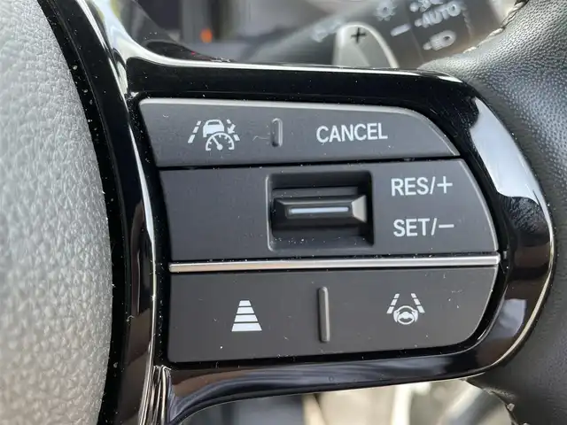 ホンダ Ｎ ＢＯＸ カスタム ターボ コーディネートS 愛媛県 2024(令6)年 1万km グレー ワンオーナー/禁煙車/純正メモリナビ/・フルセグTV/Bluetooth/USB/バックカメラ/前後ドライブレコーダー/両側パワースライドドア /2列目サンシェード/革シート/・D/N席シートヒーター/パドルシフト/LEDオートライト/ETC/ホンダセンシング /・衝突軽減ブレーキ/・先行車発進お知らせ/・歩行者事故低減ステアリング/・路外逸脱抑制機能/・標識認識機能/・渋滞追従機能付きアダクティブクルーズコントロール/・車線維持支援システム/・誤発進抑制機能(前後)/・近距離衝突軽減ブレーキ/・急アクセル抑制機能/・パーキングセンサーシステム/・オートハイビーム /オートブレーキホールド/・電動パーキングブレーキ/取扱説明書/保証書/プッシュスタート/・スマートキー/スペアキー
