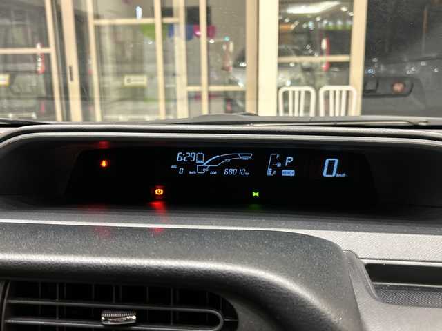 トヨタ アクア X－URBAN 埼玉県 2015(平27)年 6.8万km シルバーM 純正9インチナビ/　　CD/DVD/BT/フルセグTV/バックカメラ/ハーフレザー/オートライト/純正16インチAW/ステアリングスイッチ/ドライブレコーダー/横滑り防止/プッシュスタート/ETC/禁煙車