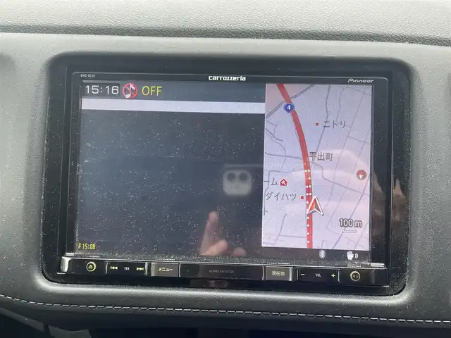 ホンダ ヴェゼル ハイブリッド X 栃木県 2015(平27)年 12.9万km ホワイトオーキッドパール (株)IDOMが運営する【じしゃロン宇都宮店】の自社ローン専用車両になります。こちらは現金またはオートローンご利用時の価格です。自社ローンご希望の方は別途その旨お申付け下さい/社外ナビ/バックカメラ/フルセグ/ＥＴＣ/クルーズコントロール/パドルシフト/スマートキー/プッシュボタンスタート/純正アルミホイール/ＬＥＤヘッドライト/オートライト