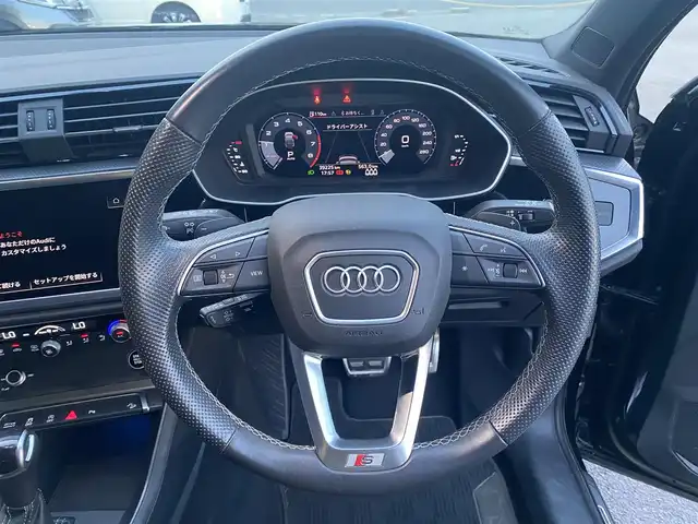 アウディ Ｑ３ 福岡県 2023(令5)年 4万km ミトスブラックメタリック ・1オーナー/・アダプティブクルーズコントロール/・純正ナビ／ＢＴ／ＵＳＢ/・全方位カメラ/・黒革シート／シートヒーター/・ドライブレコーダー/・ＥＴＣ２．０/・純正１９ＡＷ/・ＢＬＩＳ/・ＬＥＤライト/・保証書/・取扱説明書/・スペアキー