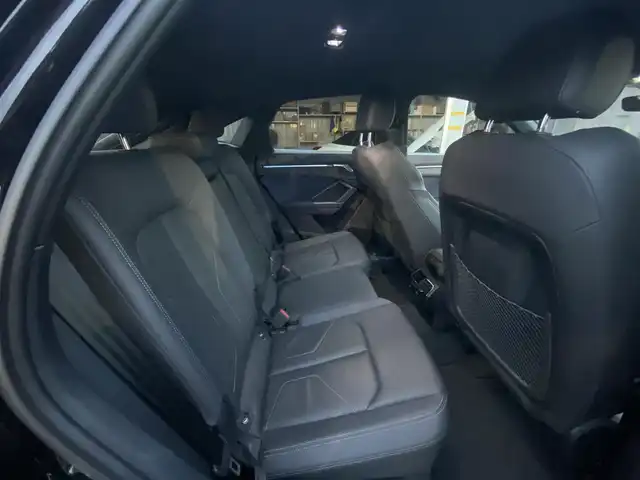 アウディ Ｑ３ 福岡県 2023(令5)年 4万km ミトスブラックメタリック ・1オーナー/・アダプティブクルーズコントロール/・純正ナビ／ＢＴ／ＵＳＢ/・全方位カメラ/・黒革シート／シートヒーター/・ドライブレコーダー/・ＥＴＣ２．０/・純正１９ＡＷ/・ＢＬＩＳ/・ＬＥＤライト/・保証書/・取扱説明書/・スペアキー