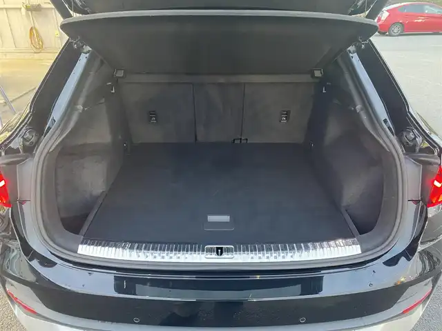 アウディ Ｑ３ 福岡県 2023(令5)年 4万km ミトスブラックメタリック ・1オーナー/・アダプティブクルーズコントロール/・純正ナビ／ＢＴ／ＵＳＢ/・全方位カメラ/・黒革シート／シートヒーター/・ドライブレコーダー/・ＥＴＣ２．０/・純正１９ＡＷ/・ＢＬＩＳ/・ＬＥＤライト/・保証書/・取扱説明書/・スペアキー
