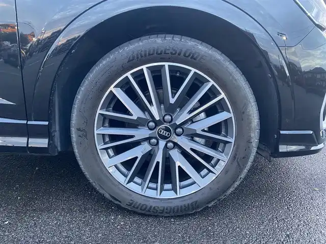 アウディ Ｑ３ 福岡県 2023(令5)年 4万km ミトスブラックメタリック ・1オーナー/・アダプティブクルーズコントロール/・純正ナビ／ＢＴ／ＵＳＢ/・全方位カメラ/・黒革シート／シートヒーター/・ドライブレコーダー/・ＥＴＣ２．０/・純正１９ＡＷ/・ＢＬＩＳ/・ＬＥＤライト/・保証書/・取扱説明書/・スペアキー