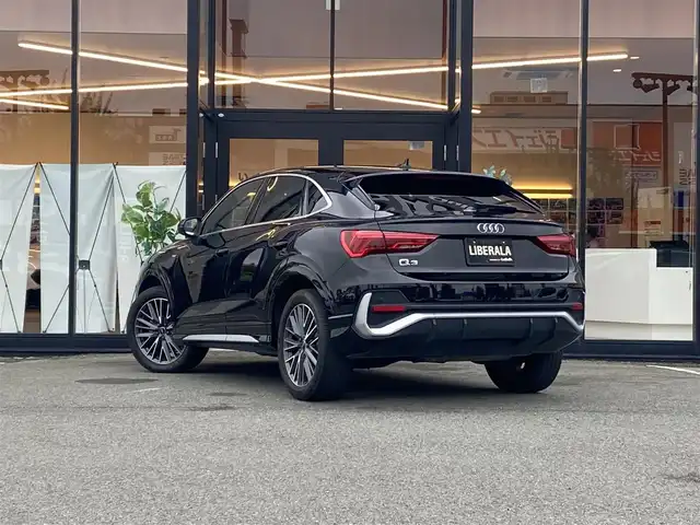 アウディ Ｑ３ 福岡県 2023(令5)年 4万km ミトスブラックメタリック ・1オーナー/・アダプティブクルーズコントロール/・純正ナビ／ＢＴ／ＵＳＢ/・全方位カメラ/・黒革シート／シートヒーター/・ドライブレコーダー/・ＥＴＣ２．０/・純正１９ＡＷ/・ＢＬＩＳ/・ＬＥＤライト/・保証書/・取扱説明書/・スペアキー