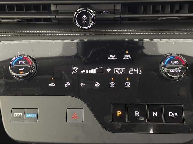 日産 セレナ e－パワー ハイウェイスター V 埼玉県 2025(令7)年 0.1千km プリズムホワイト 純正ナビ/（AM/FM/TV/BT/USB/HDMI）/全方位カメラ　/置くだけ充電 /デジタルインナーミラー　/ブラインドスポットモニター　/ビルトインET２．０/プロパイロット/エマージェンシーブレーキ/両側電動スライドドア /コーナーセンサー　　/プッシュスタート　/スマートキー　/ウインカーミラー　/木目調パネル/革巻きハンドル