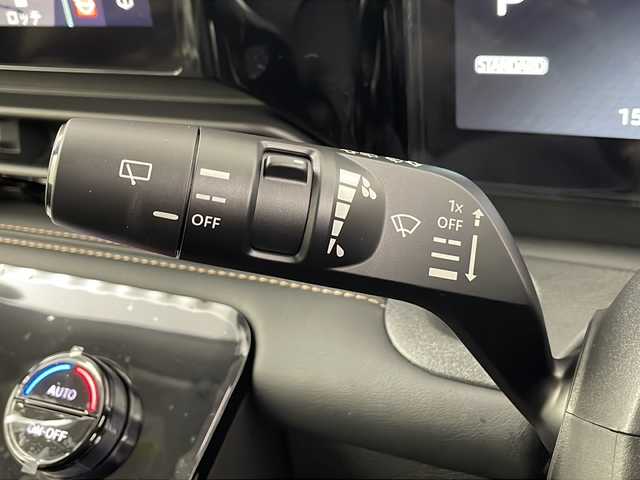 日産 セレナ e－パワー ハイウェイスター V 埼玉県 2025(令7)年 0.1千km プリズムホワイト 純正ナビ/（AM/FM/TV/BT/USB/HDMI）/全方位カメラ　/置くだけ充電 /デジタルインナーミラー　/ブラインドスポットモニター　/ビルトインET２．０/プロパイロット/エマージェンシーブレーキ/両側電動スライドドア /コーナーセンサー　　/プッシュスタート　/スマートキー　/ウインカーミラー　/木目調パネル/革巻きハンドル