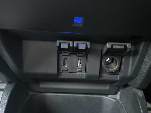 ホンダ フィット 15X 神奈川県 2014(平26)年 3.2万km プレミアムホワイトパール ワンオーナー/純正ナビ（CD/AM/FM/USB/HDMI/BT/ワンセグTV)/バックカメラ/ビルトインETC/ステアリングスイッチ/横滑り防止装置/盗難防止装置/ABS/アイドリングストップ/プッシュスタート/オートライト/電格ウィンカーミラー/フロントワイパーデアイサー/純正フロアマット/純正アルミホイール/純正ドアバイザー/ISOFIX/スペアキー×１/保証書/取扱説明書