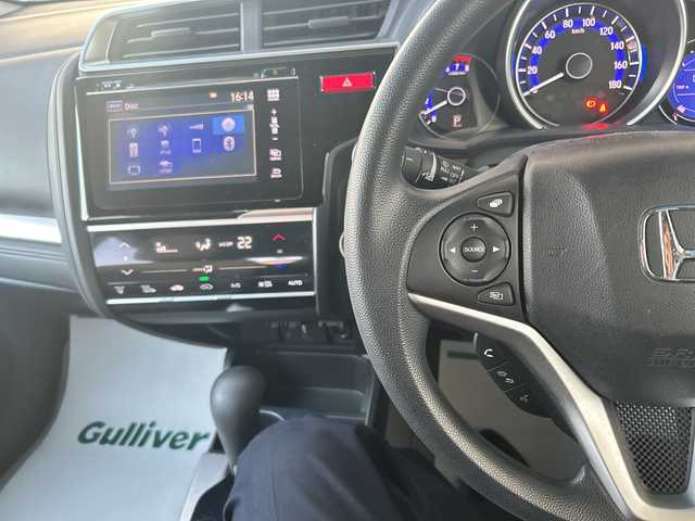 ホンダ フィット 15X 神奈川県 2014(平26)年 3.2万km プレミアムホワイトパール ワンオーナー/純正ナビ（CD/AM/FM/USB/HDMI/BT/ワンセグTV)/バックカメラ/ビルトインETC/ステアリングスイッチ/横滑り防止装置/盗難防止装置/ABS/アイドリングストップ/プッシュスタート/オートライト/電格ウィンカーミラー/フロントワイパーデアイサー/純正フロアマット/純正アルミホイール/純正ドアバイザー/ISOFIX/スペアキー×１/保証書/取扱説明書