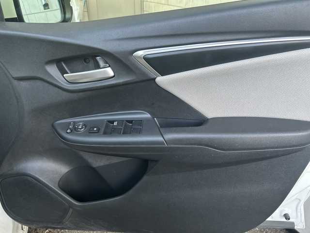 ホンダ フィット 15X 神奈川県 2014(平26)年 3.2万km プレミアムホワイトパール ワンオーナー/純正ナビ（CD/AM/FM/USB/HDMI/BT/ワンセグTV)/バックカメラ/ビルトインETC/ステアリングスイッチ/横滑り防止装置/盗難防止装置/ABS/アイドリングストップ/プッシュスタート/オートライト/電格ウィンカーミラー/フロントワイパーデアイサー/純正フロアマット/純正アルミホイール/純正ドアバイザー/ISOFIX/スペアキー×１/保証書/取扱説明書