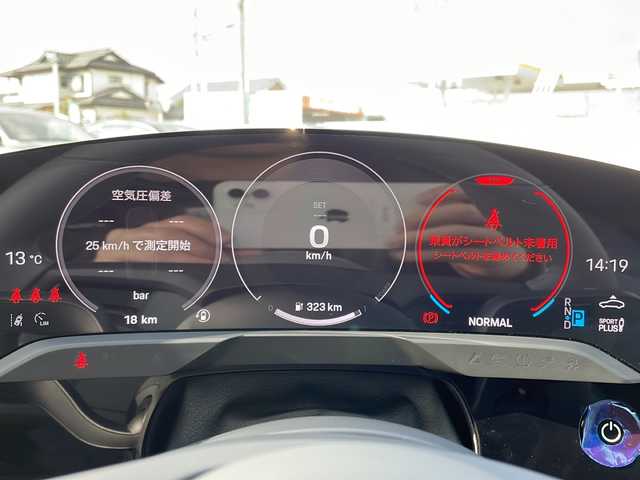 ポルシェ ポルシェ タイカン 佐賀県 2025(令7)年 0.1千km 青 ワンオーナー/ネプチューンブルー/4+1シート/スポーツクロノパッケージ/シートベンチレーション/サラウンドビューモニター/スムースフィニッシュレザーインテリア/プライバシーガラス/純正19インチアルミホイール/保証書/取扱説明書/記録簿/スマートキー/スペアキー有/クルーズコントロール/Bluetooth接続/後席用モニター/ETC2.0/全方位カメラ/AppleCarPlay/AndroidAuto/電動リアゲート/前後ドライブレコーダー/純正フロアマット/前席パワーシート/前席シートヒーター/前席エアシート/ABS/前後コーナーセンサー/レーンキープアシスト/盗難防止装置/オートライト/オートマチックハイビーム/LEDライト/衝突被害軽減システム/革巻ステアリング/ステアリングスイッチ/レーンチェンジアシスト/プロアクティブ乗員保護/シートメモリ/ブラインドスポットモニター/車間距離警告/車線逸脱警告/疲労検知システム