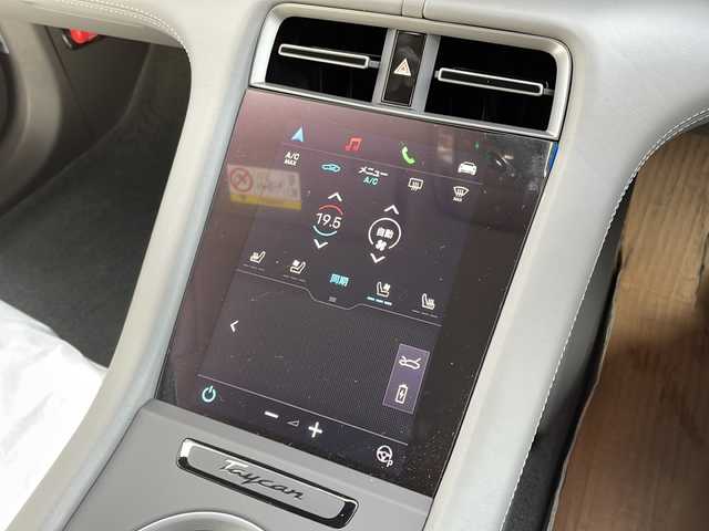 ポルシェ ポルシェ タイカン 佐賀県 2025(令7)年 0.1千km 青 ワンオーナー/ネプチューンブルー/4+1シート/スポーツクロノパッケージ/シートベンチレーション/サラウンドビューモニター/スムースフィニッシュレザーインテリア/プライバシーガラス/純正19インチアルミホイール/保証書/取扱説明書/記録簿/スマートキー/スペアキー有/クルーズコントロール/Bluetooth接続/後席用モニター/ETC2.0/全方位カメラ/AppleCarPlay/AndroidAuto/電動リアゲート/前後ドライブレコーダー/純正フロアマット/前席パワーシート/前席シートヒーター/前席エアシート/ABS/前後コーナーセンサー/レーンキープアシスト/盗難防止装置/オートライト/オートマチックハイビーム/LEDライト/衝突被害軽減システム/革巻ステアリング/ステアリングスイッチ/レーンチェンジアシスト/プロアクティブ乗員保護/シートメモリ/ブラインドスポットモニター/車間距離警告/車線逸脱警告/疲労検知システム