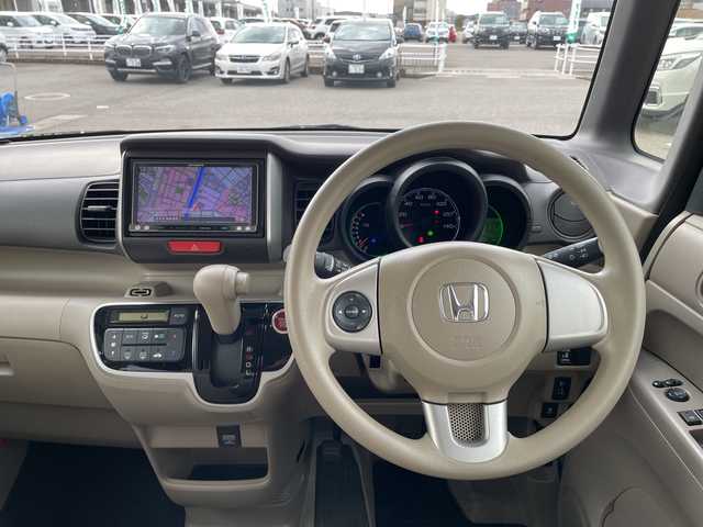 ホンダ Ｎ ＢＯＸ G Lパッケージ 石川県 2014(平26)年 6.8万km シルバー 社外メモリーナビ　フルセグＴＶ　パワースライドドア　スマートキー　プッシュスタート　電動ミラー　ベンチシート　スタッドレス積み込み