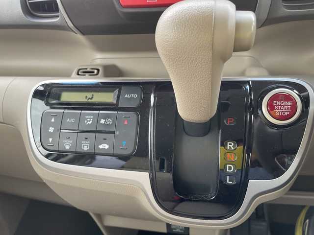 ホンダ Ｎ ＢＯＸ G Lパッケージ 石川県 2014(平26)年 6.8万km シルバー 社外メモリーナビ　フルセグＴＶ　パワースライドドア　スマートキー　プッシュスタート　電動ミラー　ベンチシート　スタッドレス積み込み