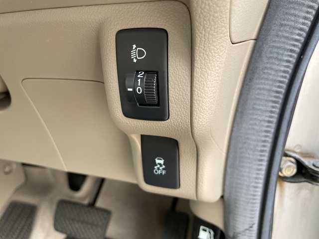 ホンダ Ｎ ＢＯＸ G Lパッケージ 石川県 2014(平26)年 6.8万km シルバー 社外メモリーナビ　フルセグＴＶ　パワースライドドア　スマートキー　プッシュスタート　電動ミラー　ベンチシート　スタッドレス積み込み